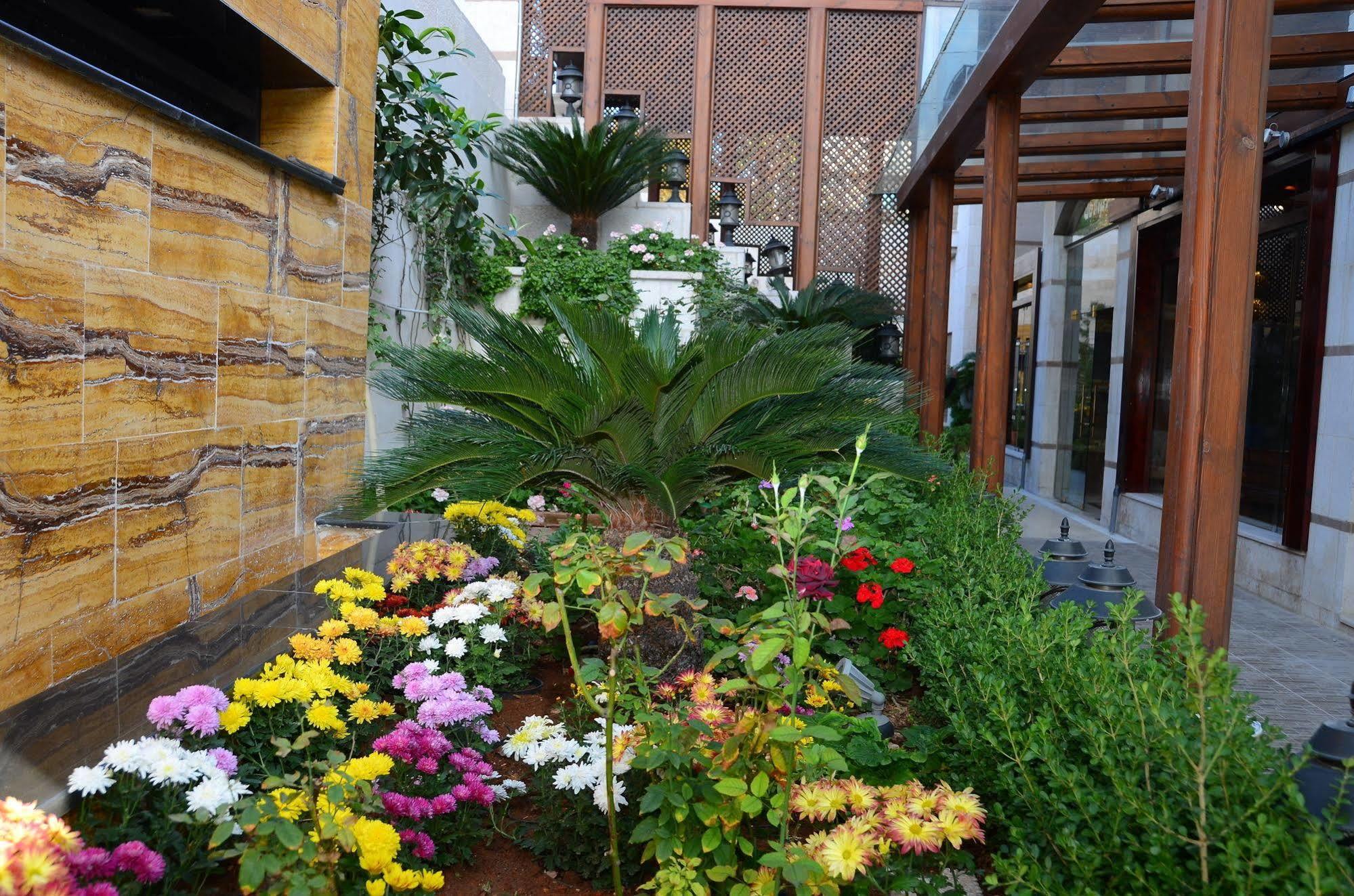 Jad Hotel Suites Amã Exterior foto
